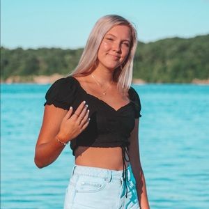 Meet your Posher, Brooke